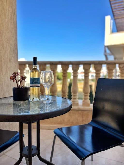 Teo Apartment Paphos 外观 照片